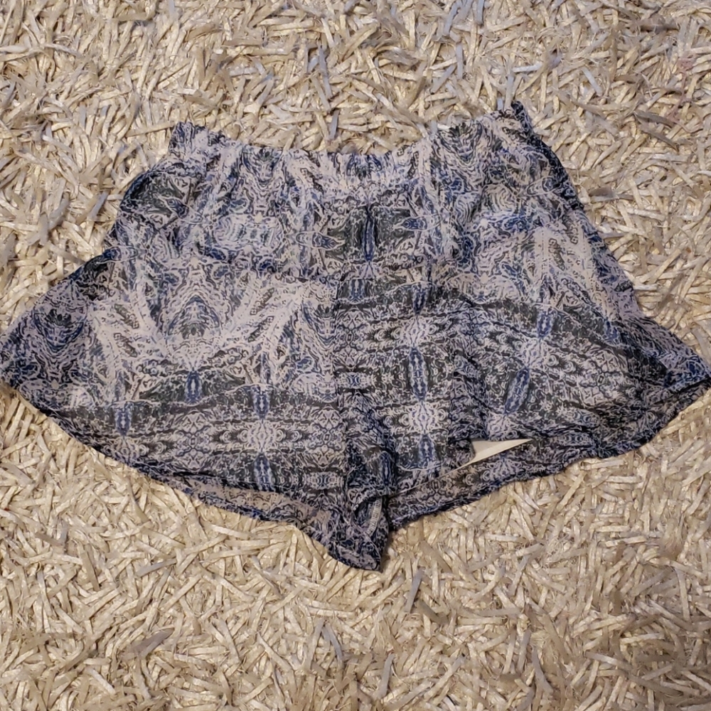 BCBG Dressy flowy shorts